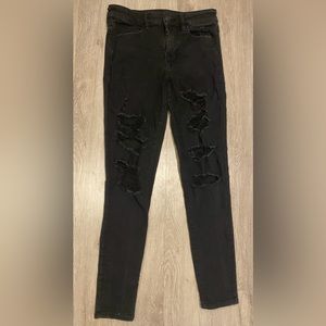 American Eagle ripped balck highrise Jegging.